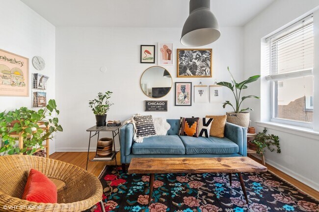 Building Photo - 3429 W Shakespeare Ave