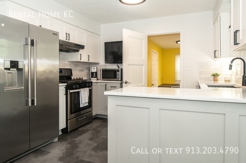 Building Photo - 6217 Glenwood-