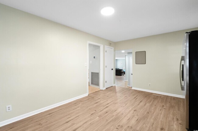 Building Photo - 917 9th Ave S