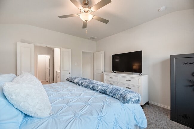 Building Photo - 2536 Peoria Dr