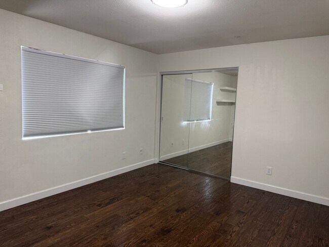 Building Photo - 841 Rosebud Dr
