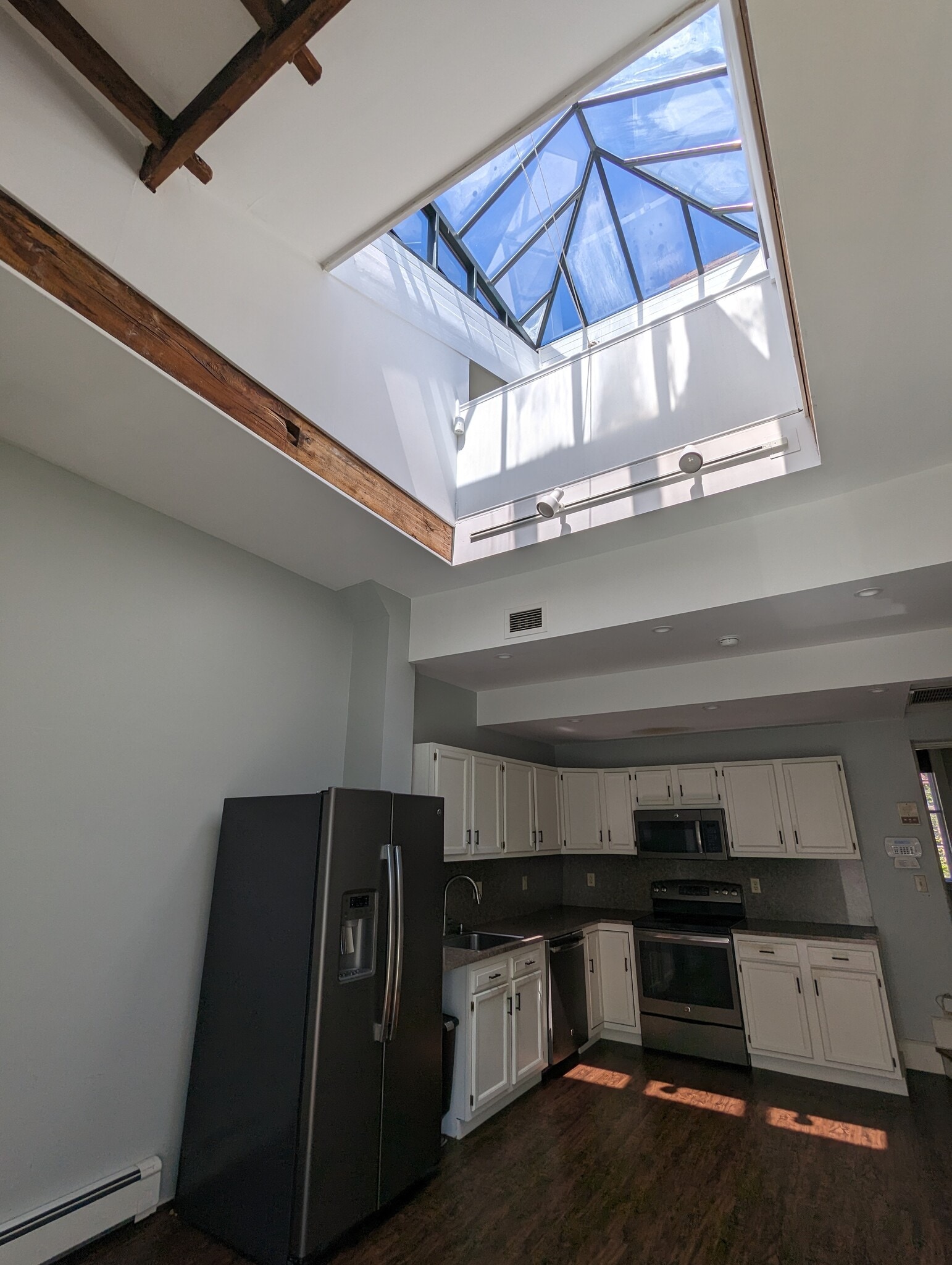 Building Photo - 401 State St