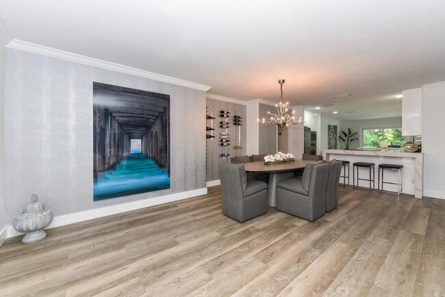 Building Photo - 880 Hickory Terrace