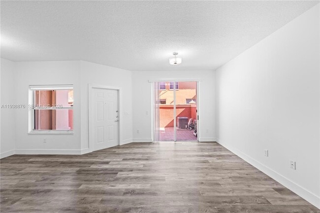 Building Photo - 6141 NW 115th Pl