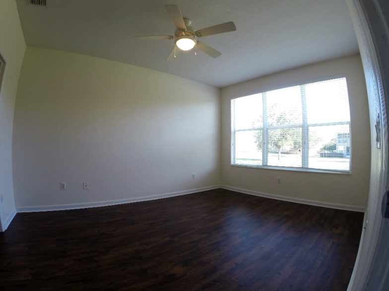 Building Photo - 4555 SW 52nd Cir