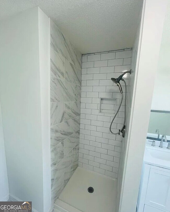 Building Photo - 8490 Oakley Cir