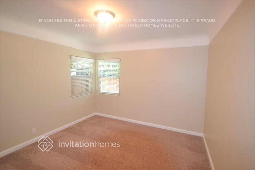 Building Photo - 7108 Heliotrope Ave