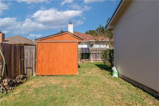 Building Photo - 105 Bluejay Cove