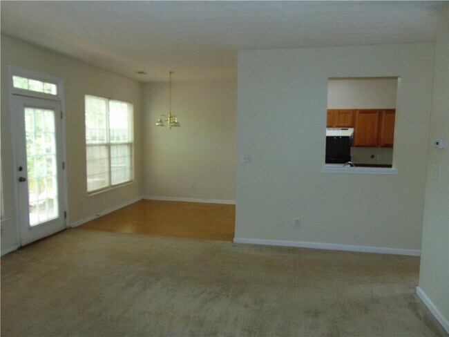 Building Photo - 523 Rockbridge Trail