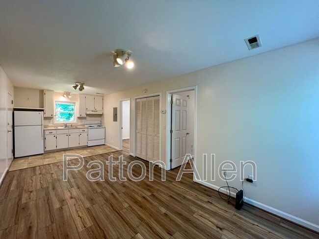 Building Photo - 133 Citadel Dr