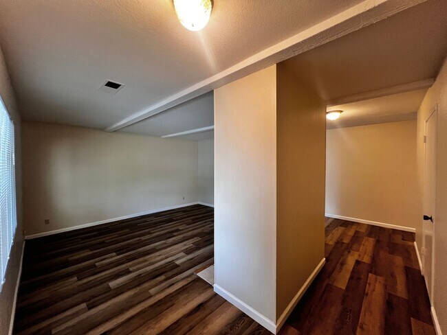 Building Photo - East Petaluma Four Bedroom Home