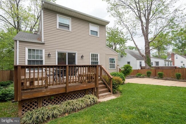 Building Photo - 5106 25th Pl N