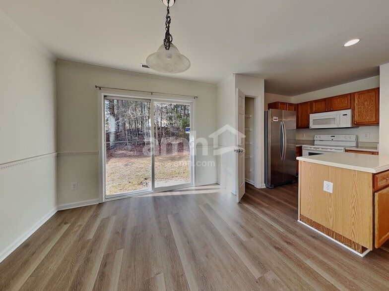 Building Photo - 3709 Pinkham Way