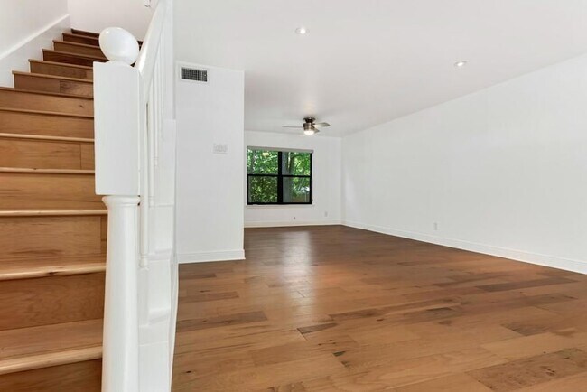Building Photo - 1708 Fawn Dr