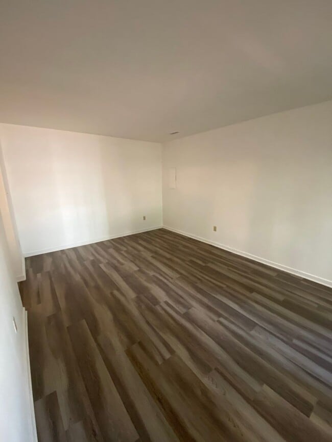 Building Photo - 1700 Taft Pl