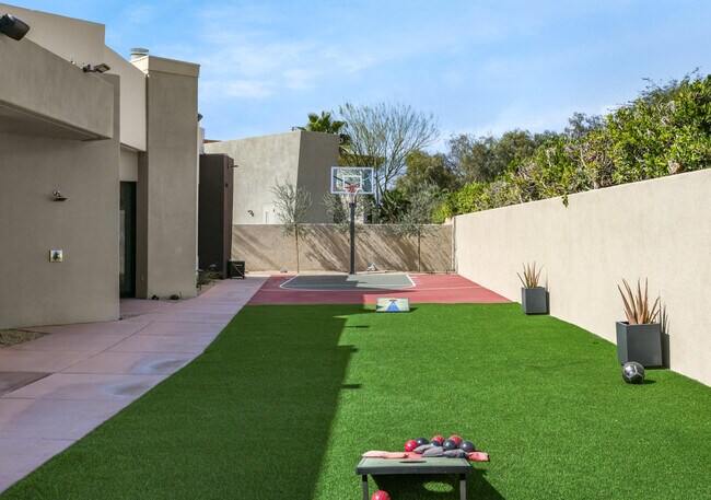 Building Photo - 1 Seclude Ct