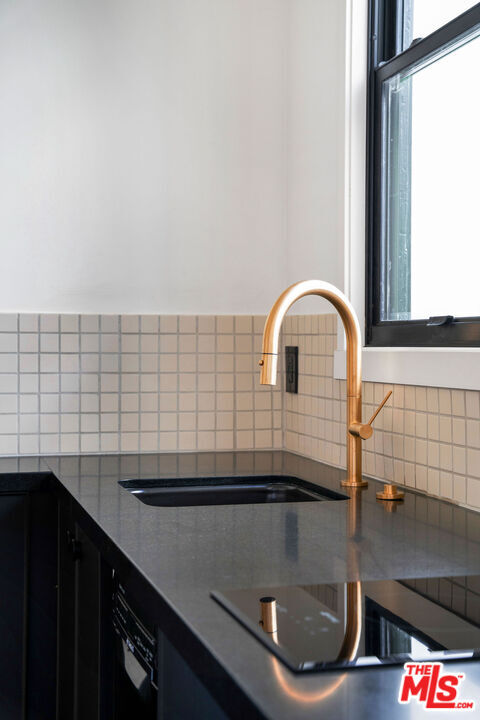 Building Photo - 3020 W Sunset Blvd