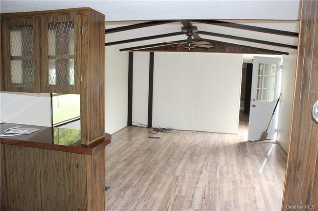 Building Photo - 16 Tanglewood Park Dr