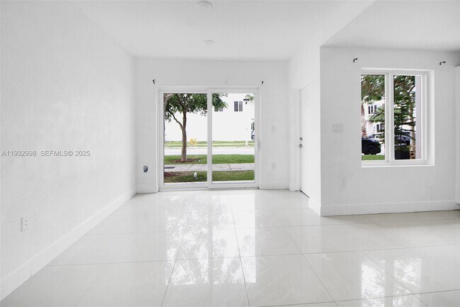 Building Photo - 14482 SW 259th St