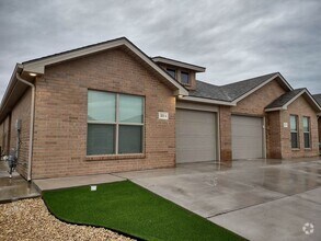 Building Photo - 2121 N Jayton Ave
