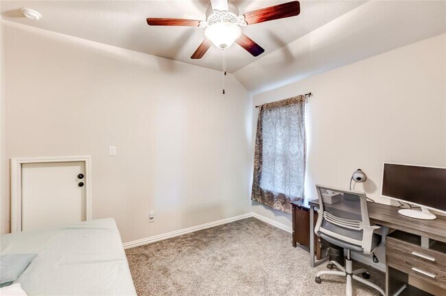 Building Photo - 3721 Royal Tern Ct