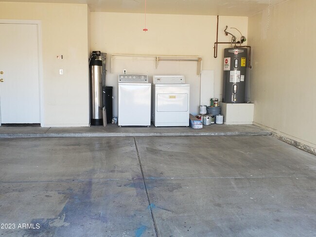 Building Photo - 15021 W Ventura St