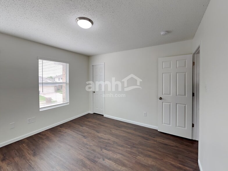 Building Photo - 10413 Woodruff Ct