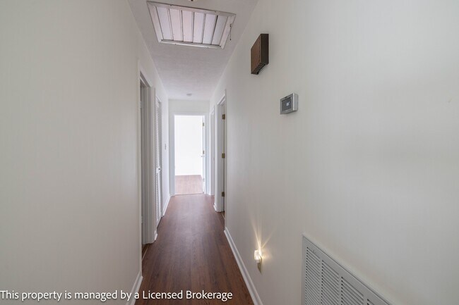 Building Photo - 418 Fiddlers Ghost Cir