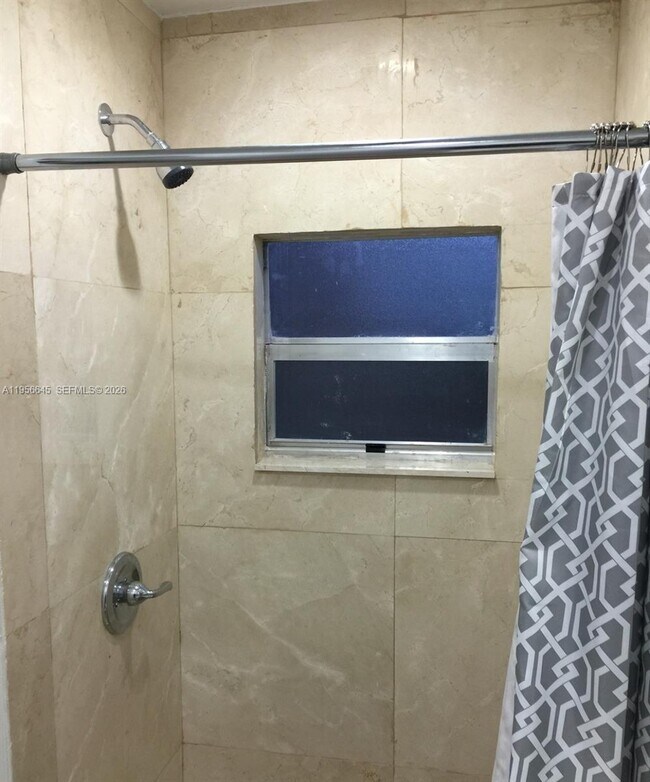 Building Photo - 223 SW 10th St