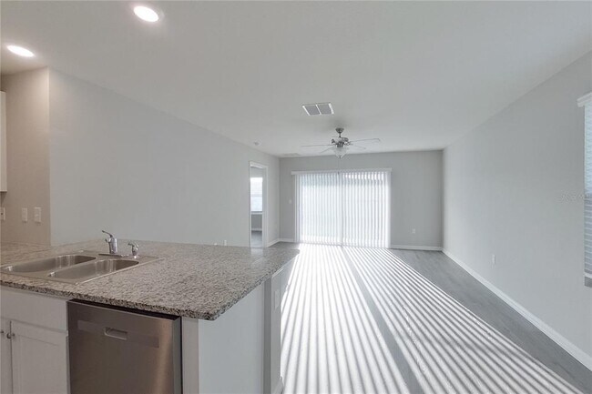 Building Photo - 8627 SW 43rd Ter
