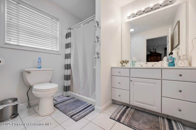 Building Photo - 11 Gilroy St