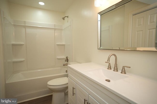 Building Photo - 22271 Goldenrod Dr