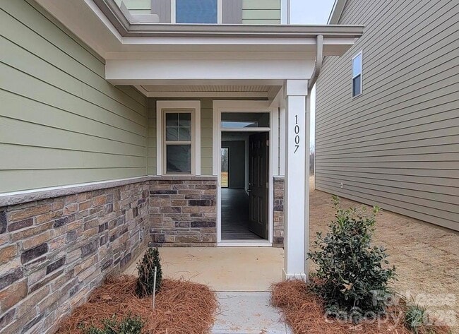 Building Photo - 1007 Maylen Trce