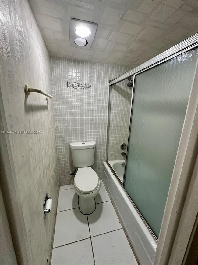 Building Photo - 3301 Spanish Moss Terrace