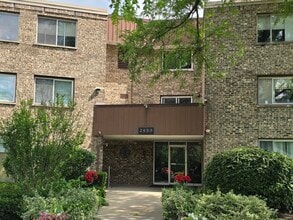 Building Photo - 2650 Brookwood Way Dr