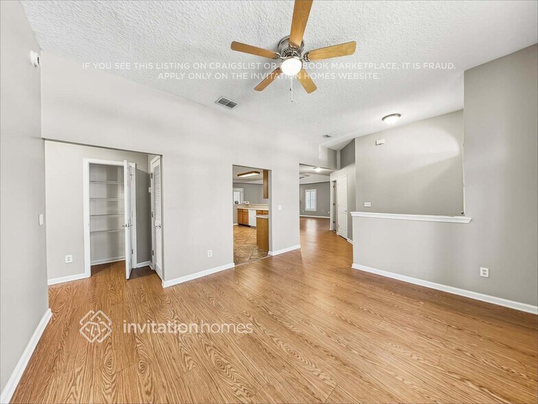 Building Photo - 521 Sparrow Branch Cir