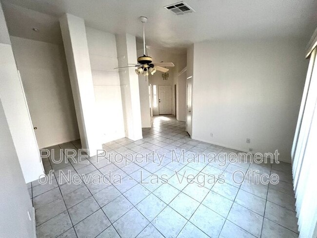 Building Photo - 5716 Grand Entries Dr