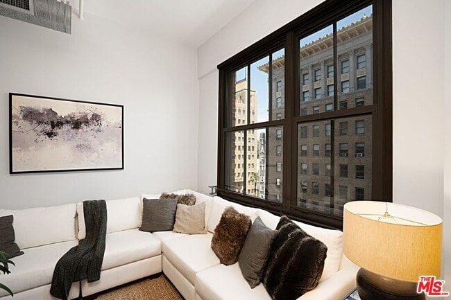 Building Photo - 1645 Vine St