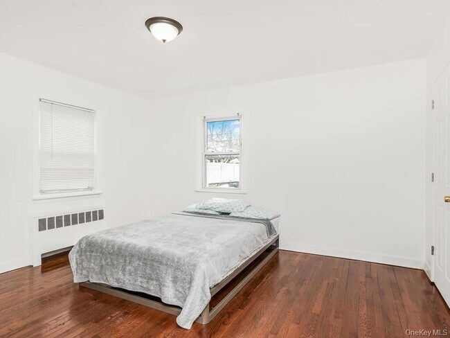 Building Photo - 2096 Central Park Ave