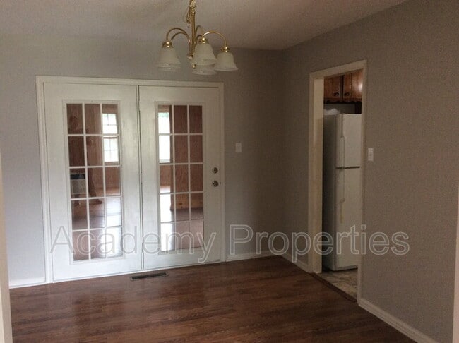 Building Photo - 1417 Pennel Dr