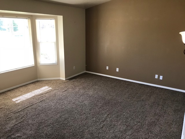 Building Photo - Beautiful home in Clinton with sport pad a...