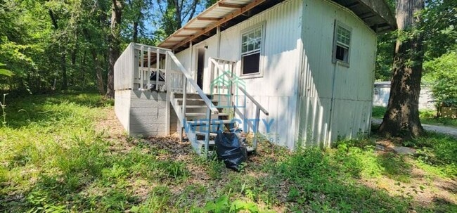 Building Photo - 15391 Flud Rd
