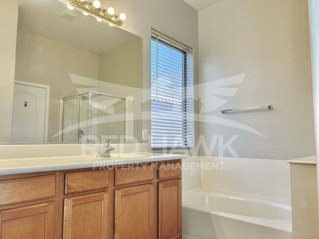 Building Photo - 889 E Leo Pl