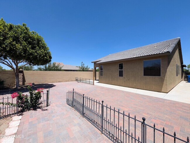 Building Photo - 3731 W St Kateri Dr