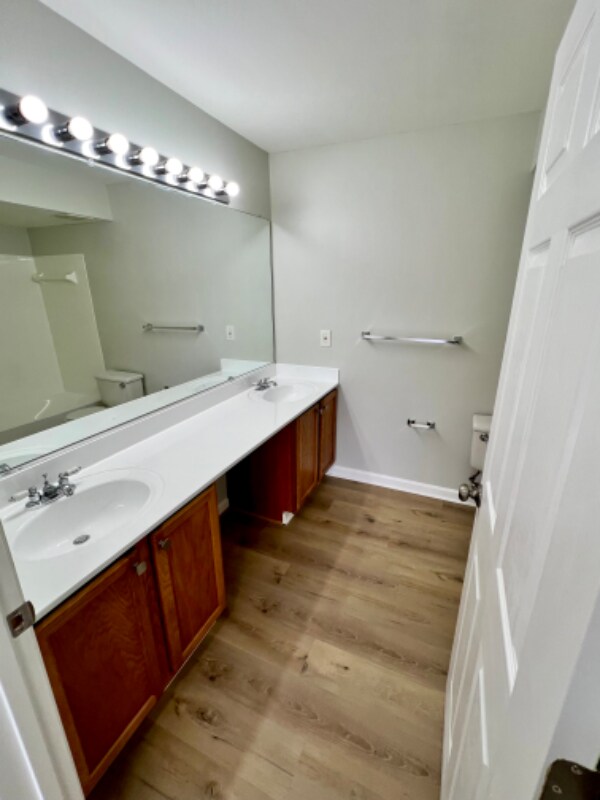 Building Photo - 14000 Farnsworth Ln