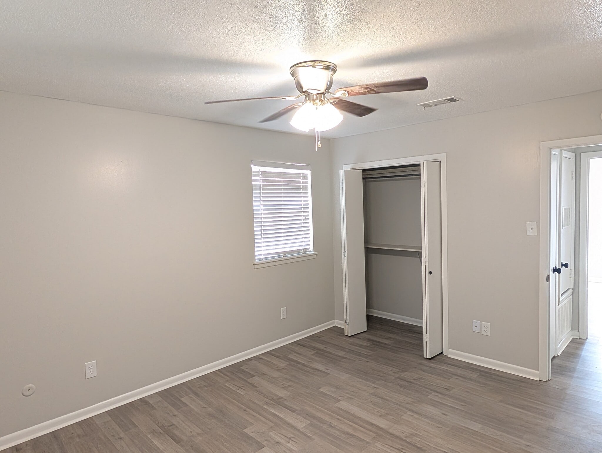 Building Photo - 9508 Labette Dr