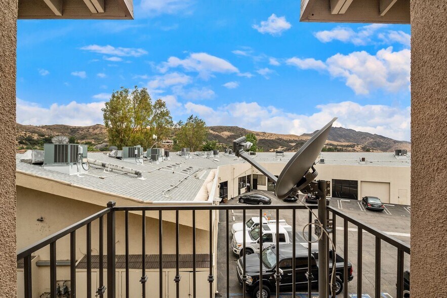 Building Photo - 5241 Colodny Dr