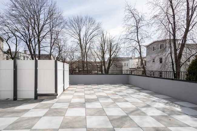 Building Photo - 144 Bergen Ave