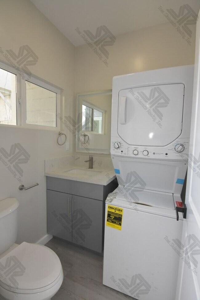 Building Photo - 1236