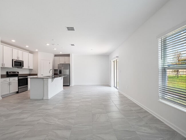 Building Photo - 571 Jett Ln